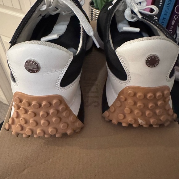 Steve Madden Women’s Campo Blk/Wht Lace-up Sneakers- Gently Used- Size 9.5M - Picture 13 of 15